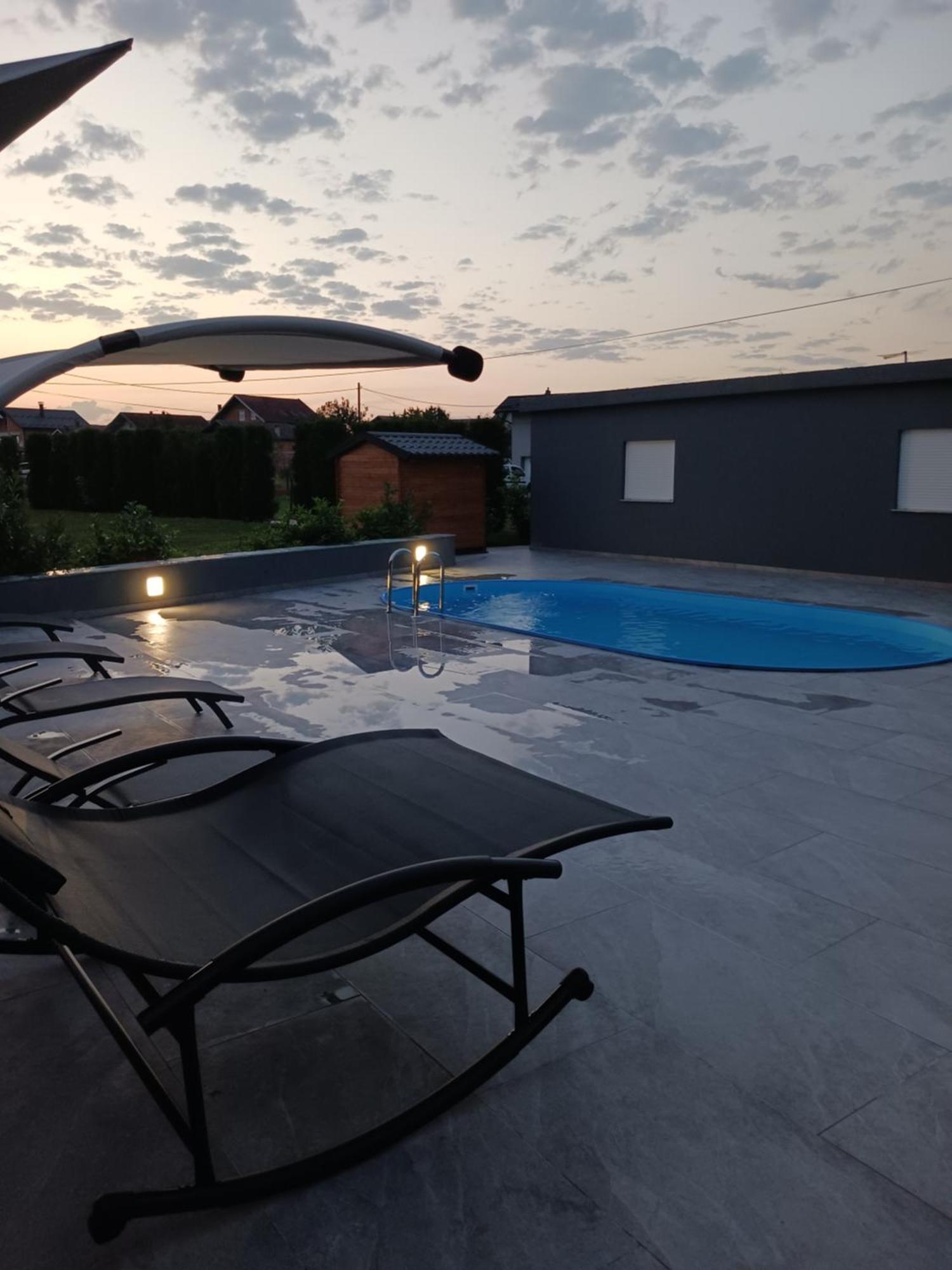 Maja Lägenhet Velika Gorica Exteriör bild